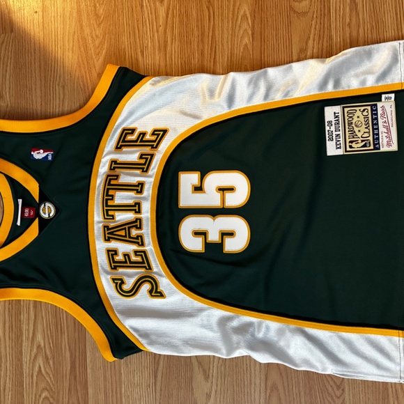 Kevin Durant Throwback - Picture 2 of 3
